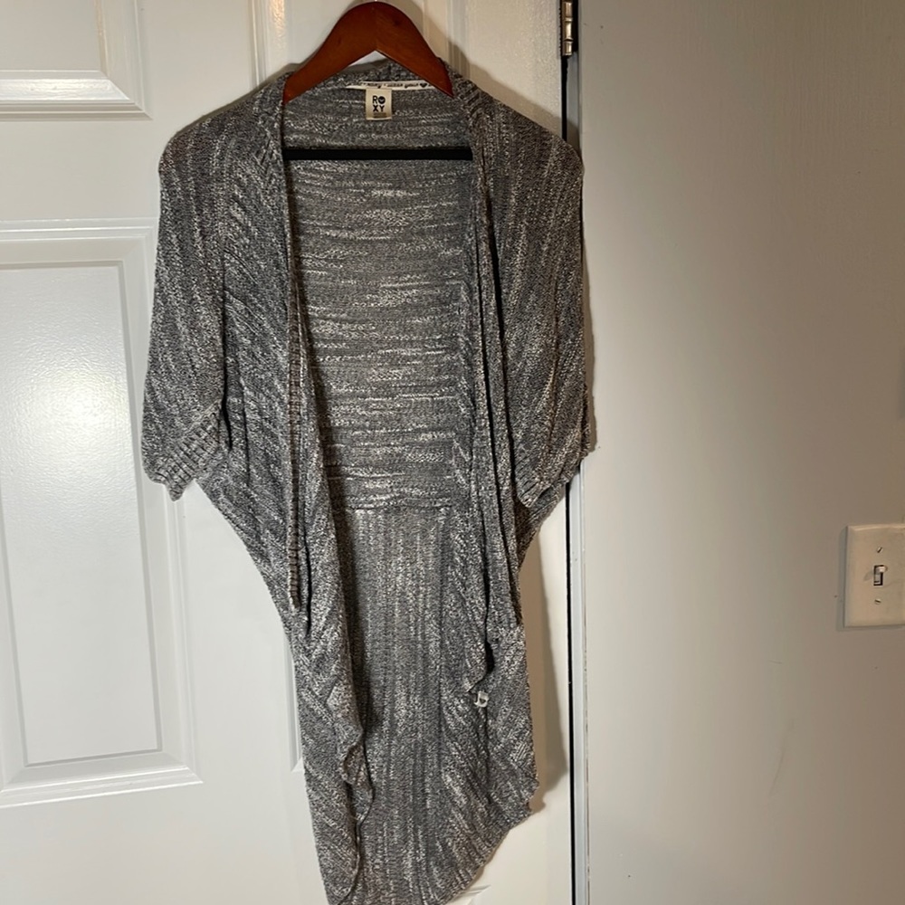 Roxy women’s short sleeve long sweater size M